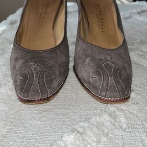 Bruno Magli Bologna Suede Pump Brown Taupe Size 8 Narrow Made In Italy